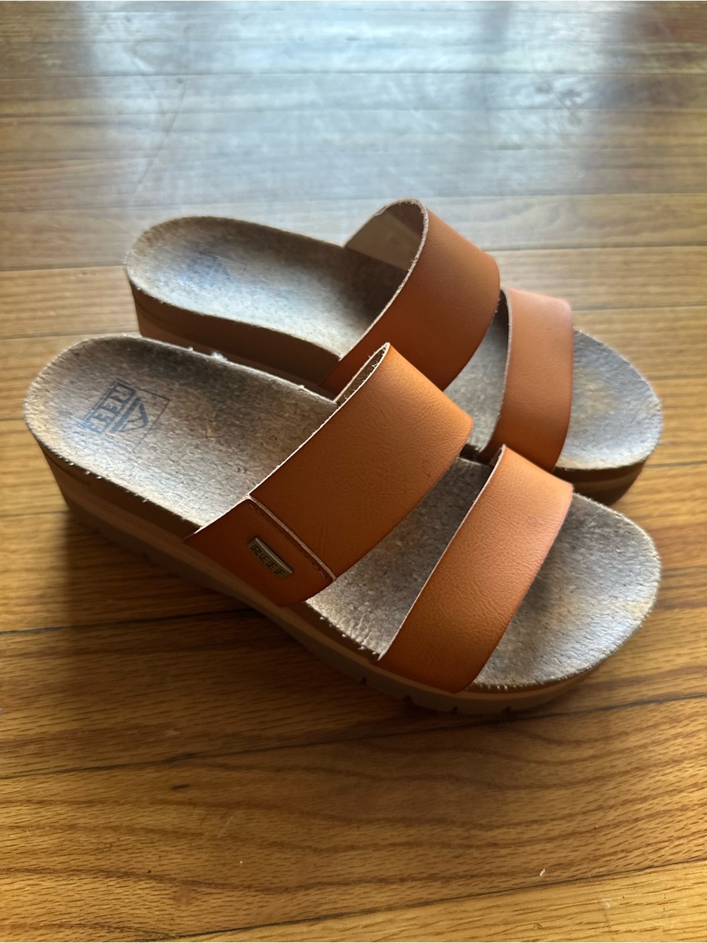 Reef Cushion Vista Hi Platform Slide Sandals Tan Vegan Leather Women’s 8